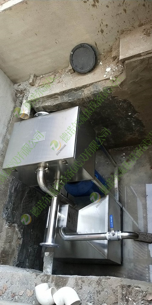 油水分離器現(xiàn)場(chǎng)施工圖