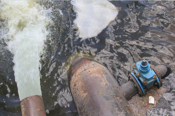 污水直排江河 污水直排江河